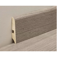 Ламинированный плинтус